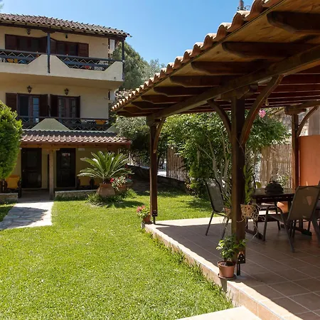 Lazaros Beachfront & Apartment *