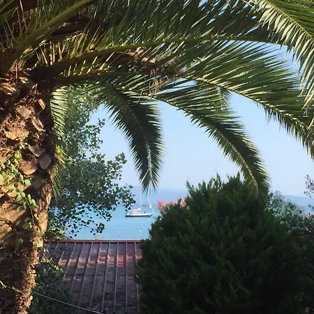 Apartmán Lazaros Beachfront & *