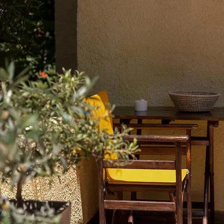 Lazaros Beachfront & Vourvourou