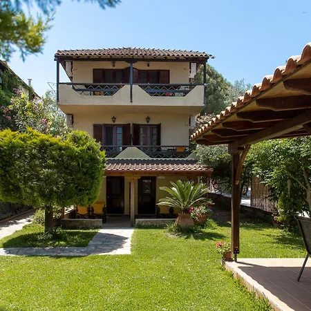 Lazaros Beachfront & * Vourvourou