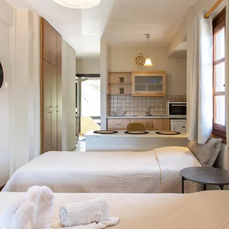 Lazaros Beachfront & * Vourvourou